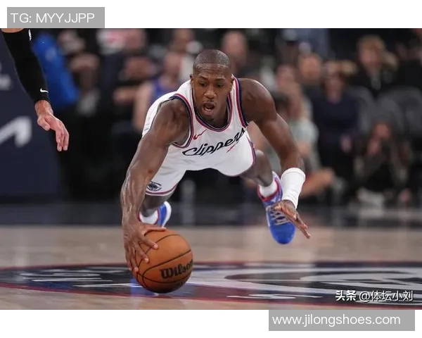 NBA爵士对快船赛事分析及双方近期状态对比探讨